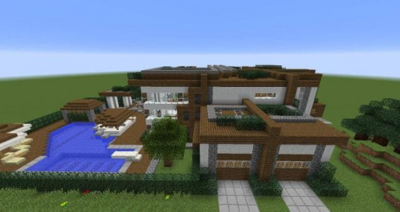 Yüzme havuzlu büyük ev