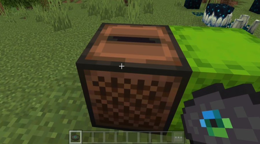 Download Minecraft PE 1.18.0.02 APK on Android